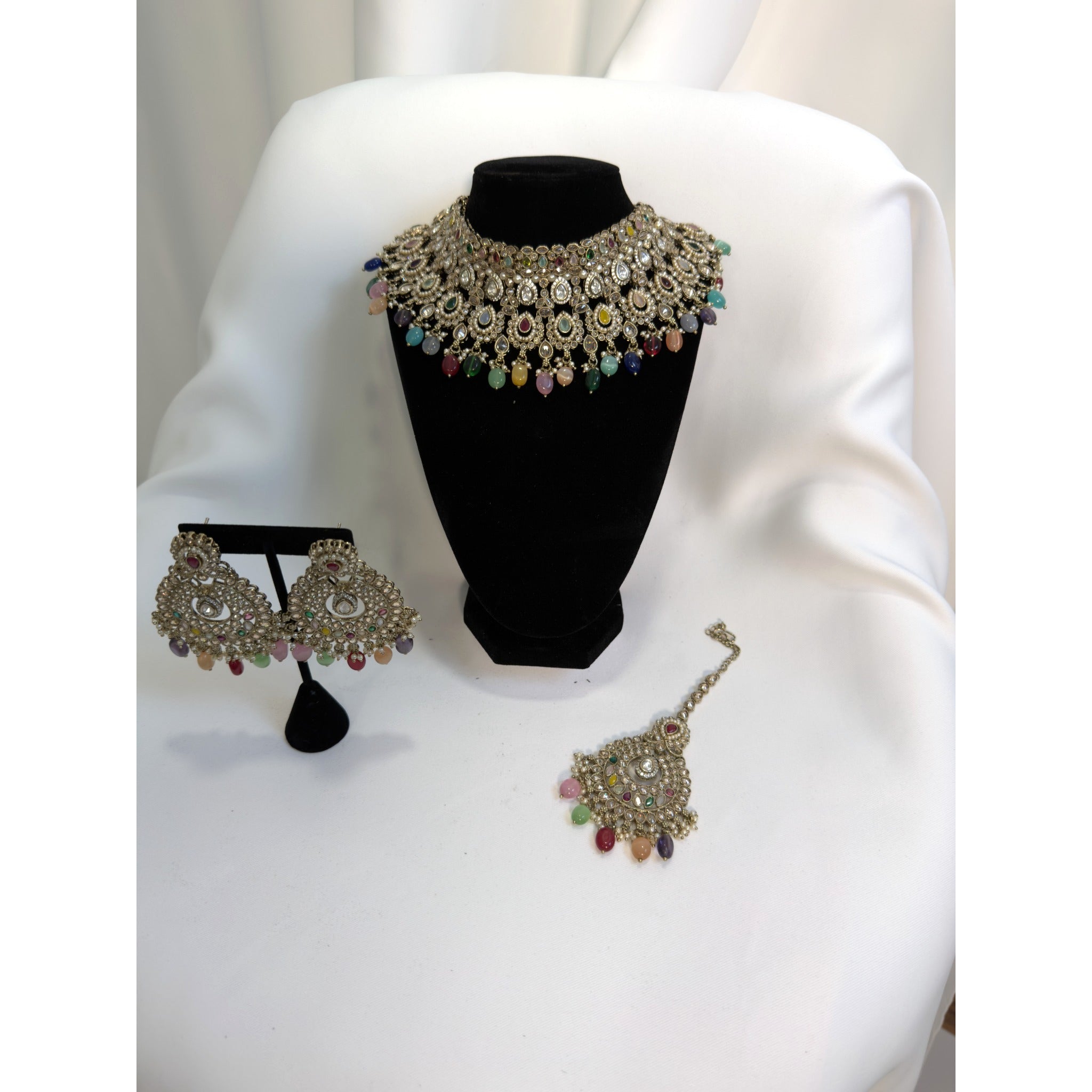 Multicolor Kundan Choker Necklace Set with Earrings & Maang Tikka – Bridal Statement Jewelry